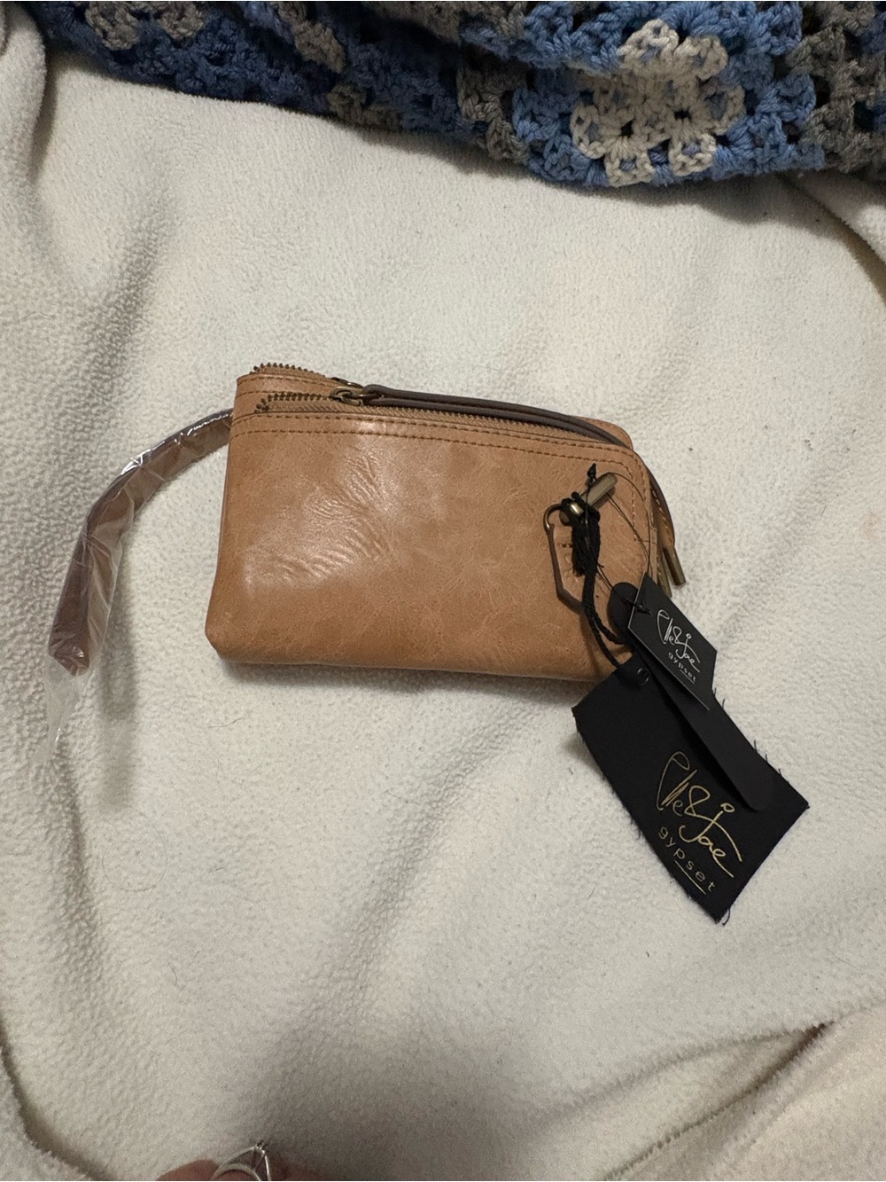 Elle Jae WAIMEA BAY WRISTLET IN SPARROW - Picture 3 of 9